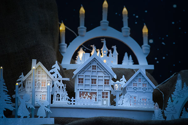 Décoration de Noël - décorations lumineuses - village de bois blanc illuminé